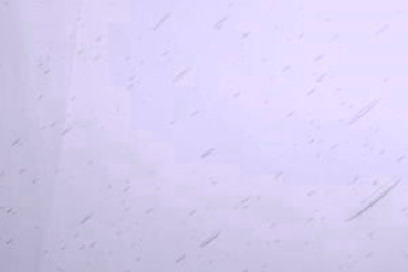 sehr helles blauviolettes mundgeblasenes Antikglas